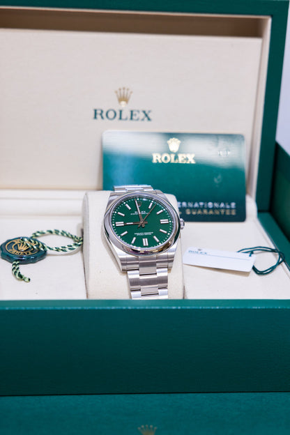 Rolex Oyster Perpetual 41 124300 – Green Dial